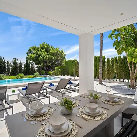 Villa Vacation Marbella I Iniesta, Golf Community, Brand-new Built, Infinity Pool