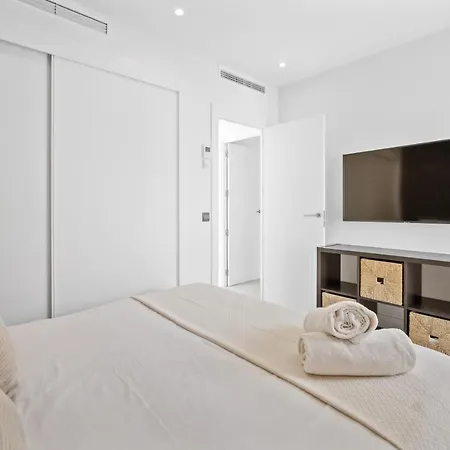 Vacation Marbella I Iniesta, Golf Community, Brand-new Built, Infinity Pool * Estepona