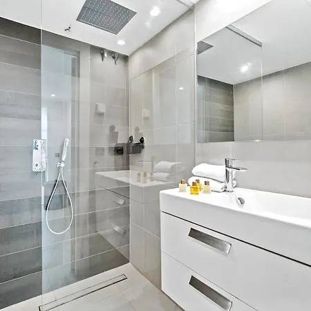 Vacation Marbella I Iniesta, Golf Community, Brand-new Built, Infinity Pool Estepona