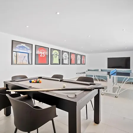 Vacation Marbella I Iniesta, Golf Community, Brand-new Built, Infinity Pool Villa