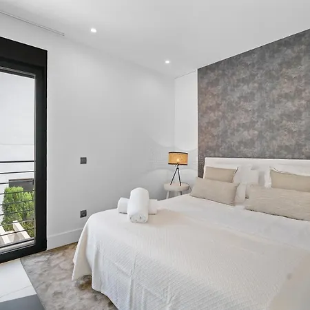Vacation Marbella I Iniesta, Golf Community, Brand-new Built, Infinity Pool Villa *